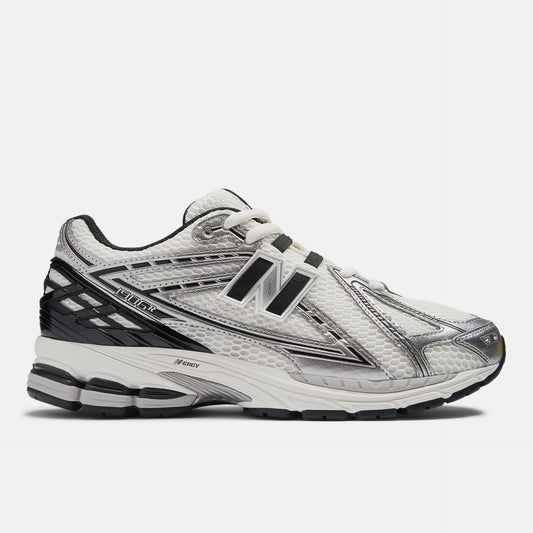 1906R Silver Metallic with Black and Sea Salt